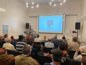 Artur Livshyts introducing film club at the Minsk Jewish Heritage Centre